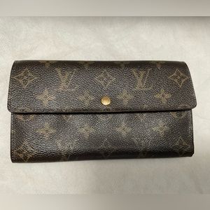 Louis Vuitton LV Monogram International Wallet